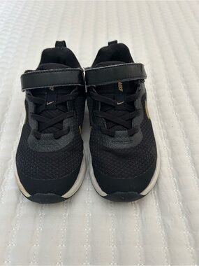Nike Kids' Black and Gold Swoosh Velcro Sneakers Toddler Size 11